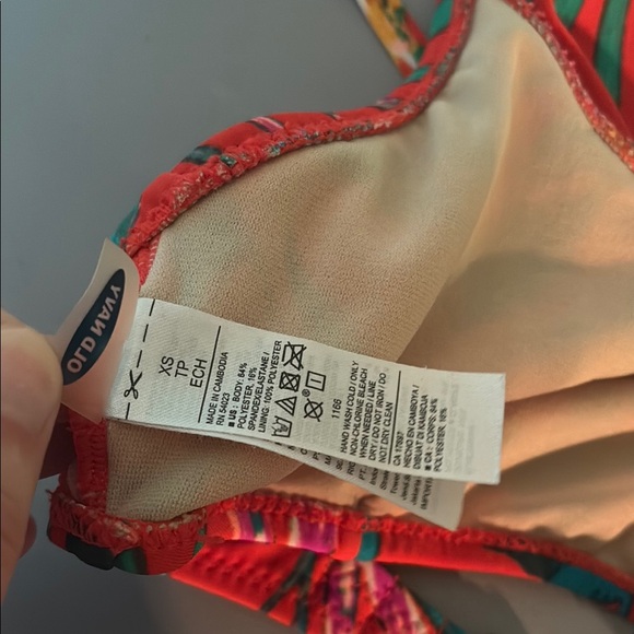 Old Navy Red Floral Bikini Top - Picture 5 of 7